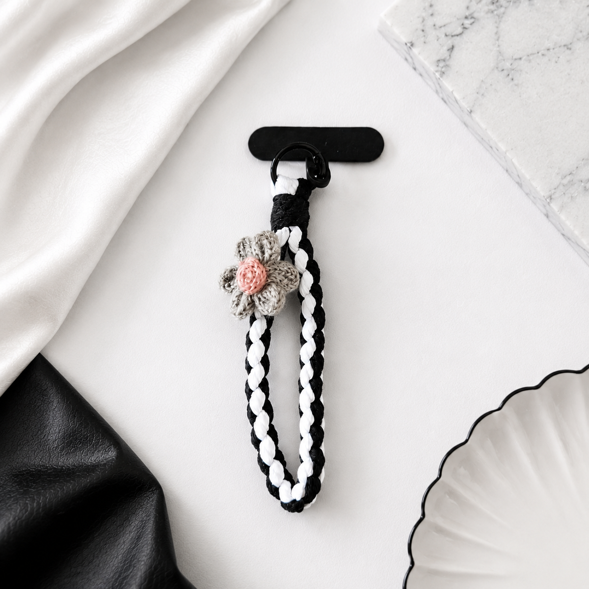 Daisy Noir Wristlet