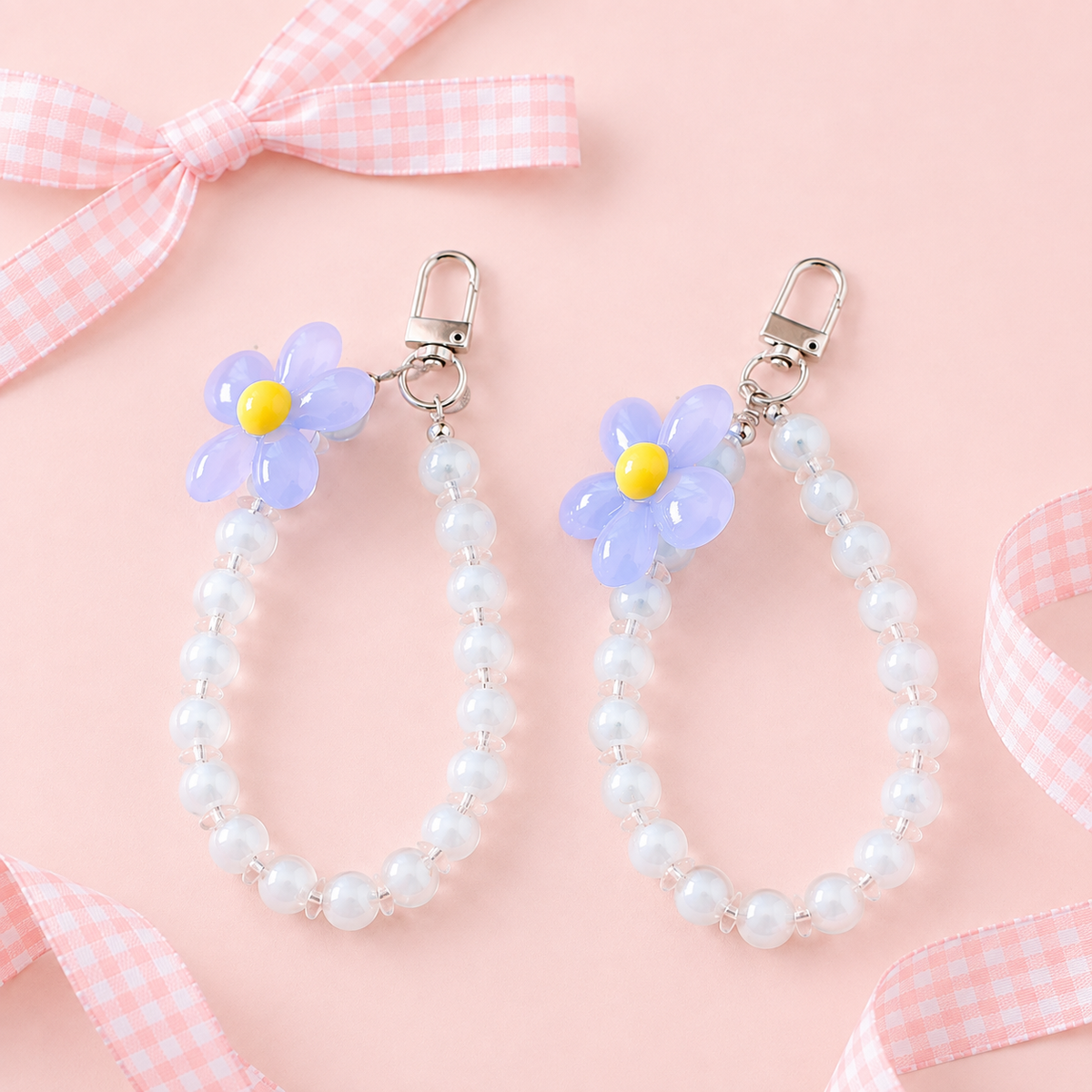 Daisy Glow Charm